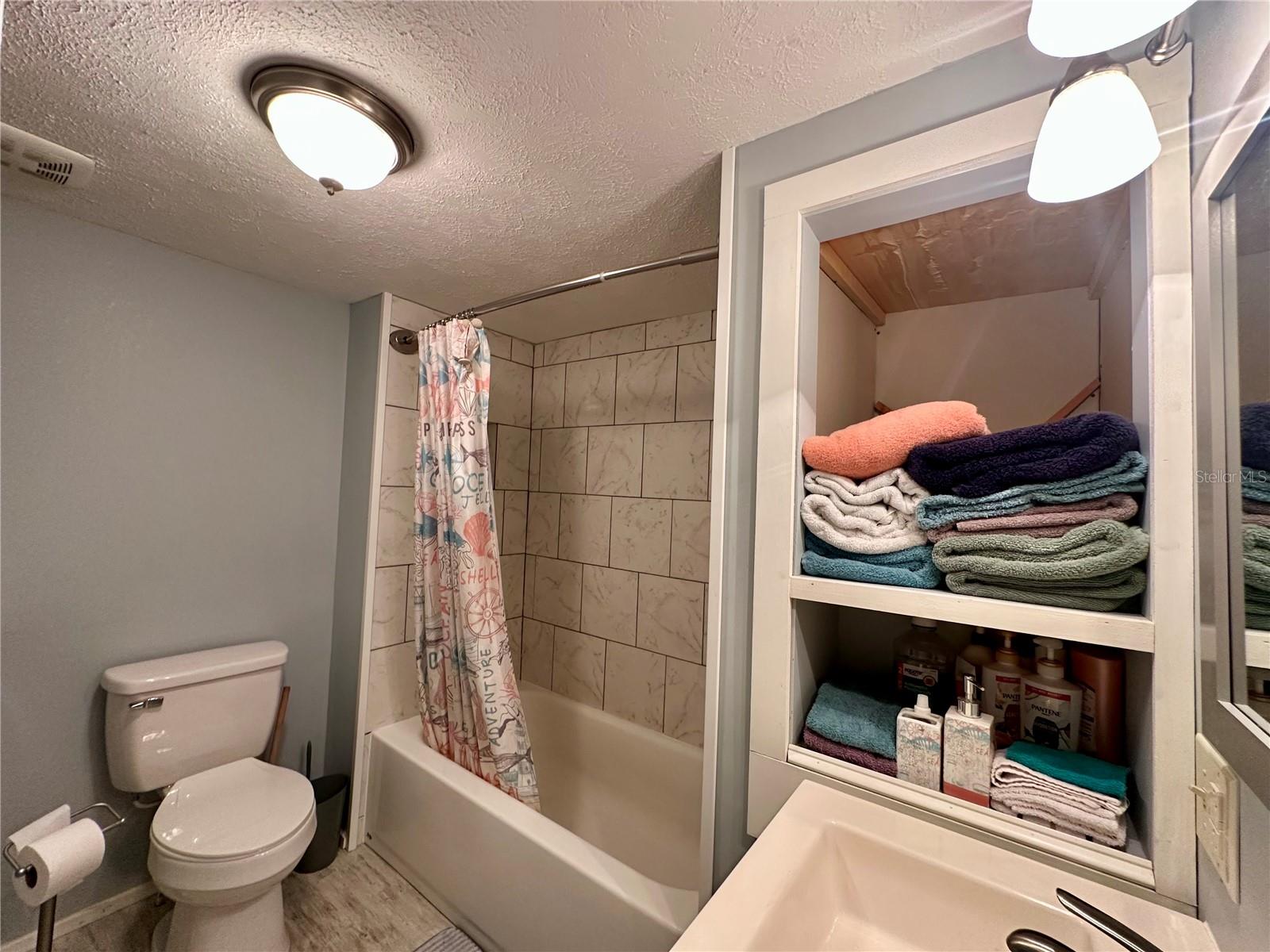 Image 21 of 38 For 55045 6th Street