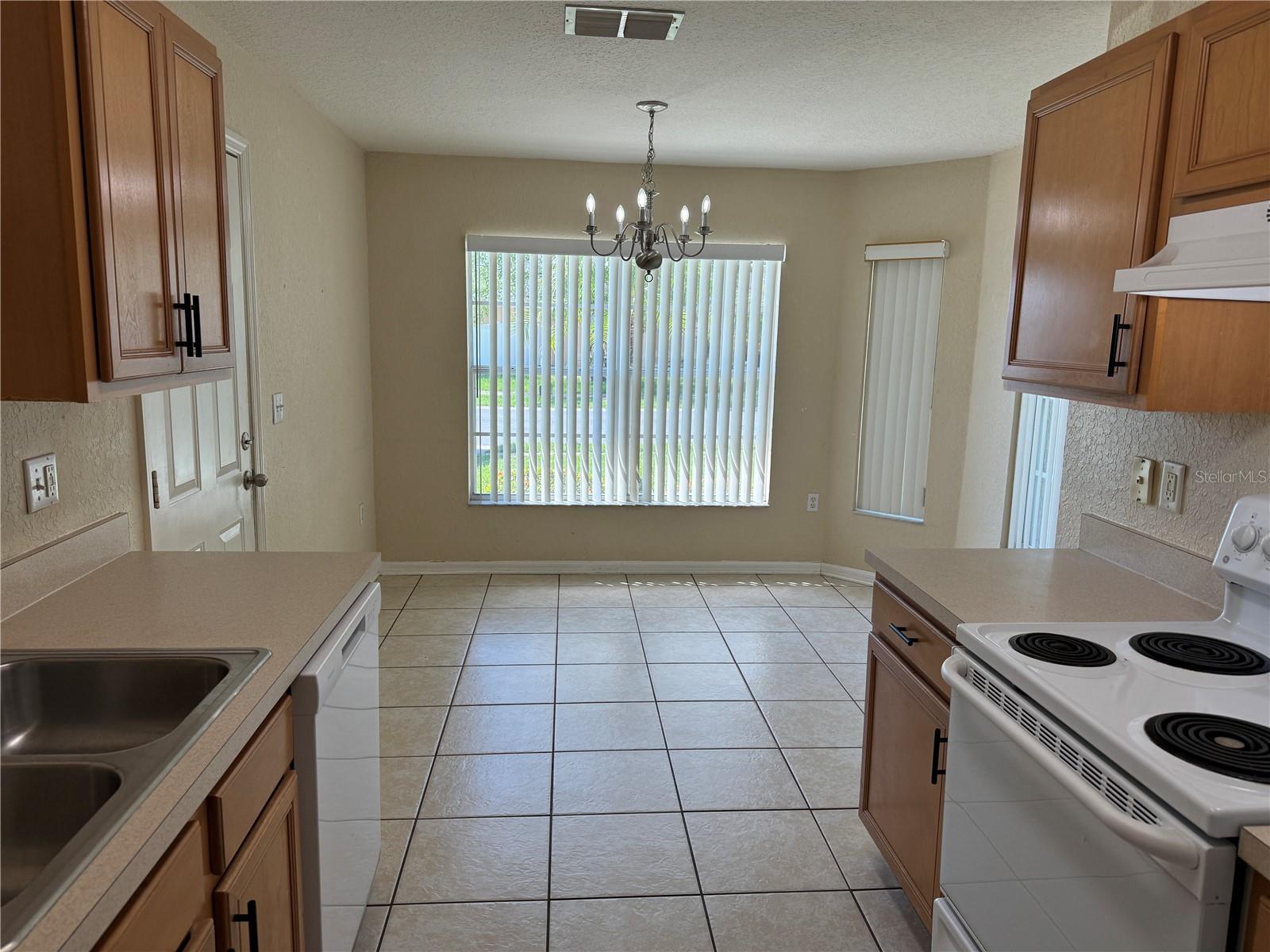 Image 4 of 11 For 1614 Turtle Rock Drive