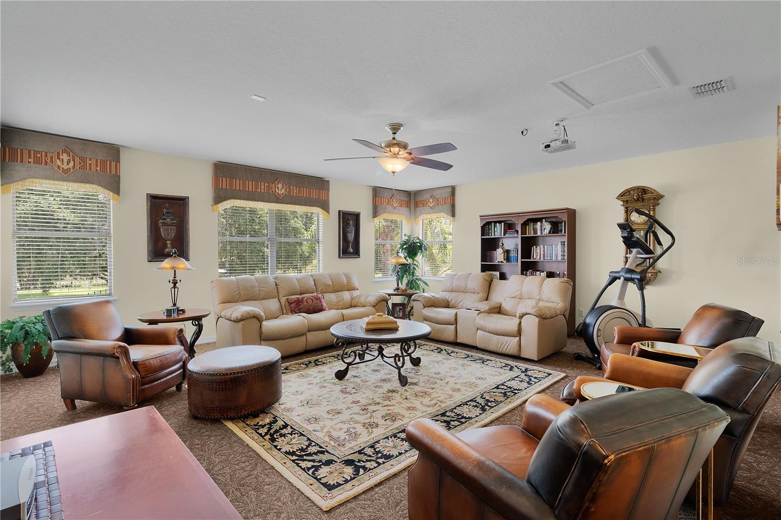 Image 32 of 55 For 11209 Arrowtree Blvd