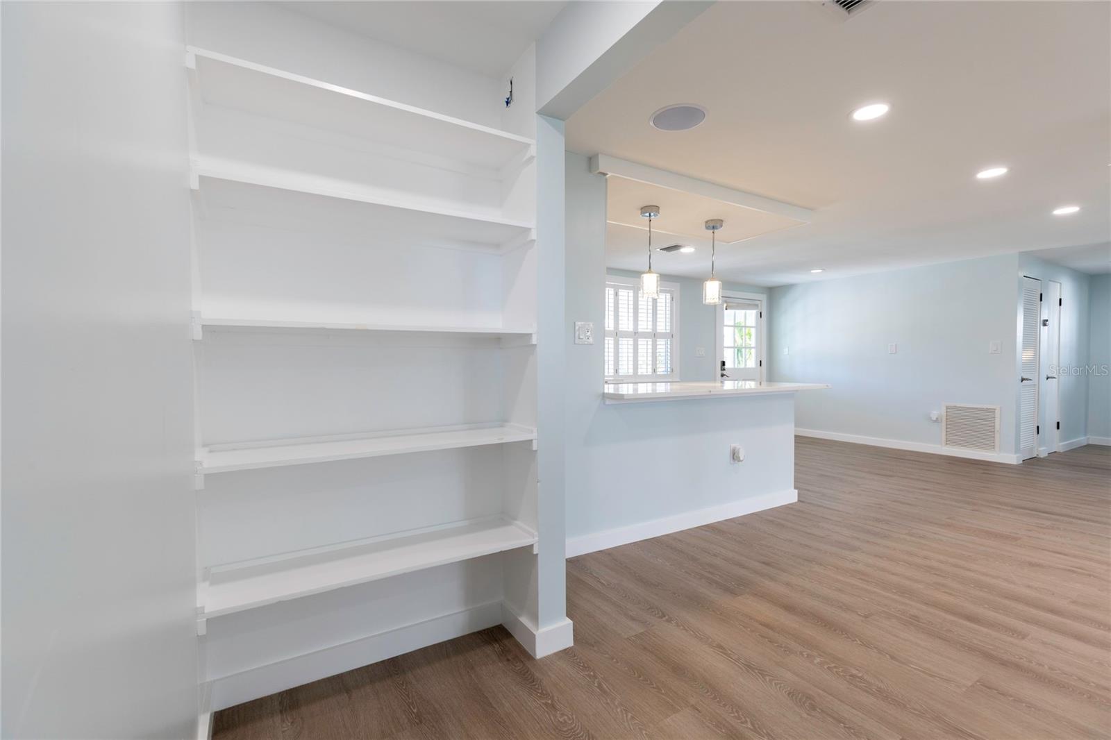 Image 16 of 40 For 5923 Briarwood Avenue