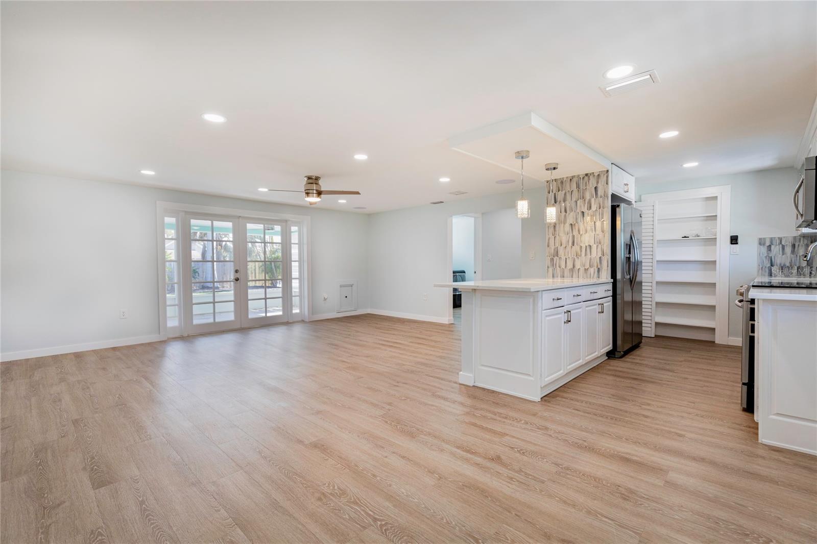 Image 2 of 40 For 5923 Briarwood Avenue