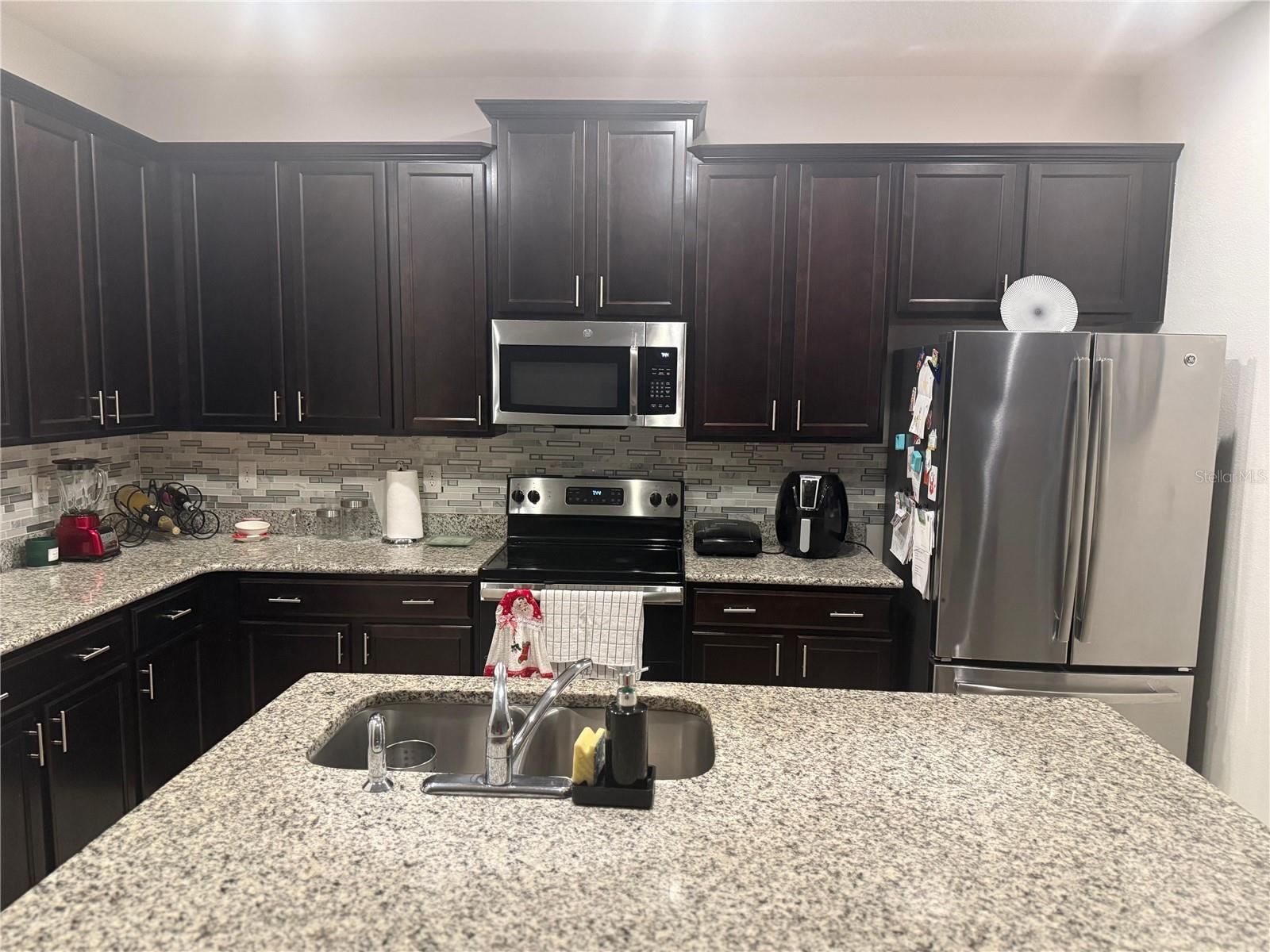 Image 3 of 12 For 960 Vicenza Street