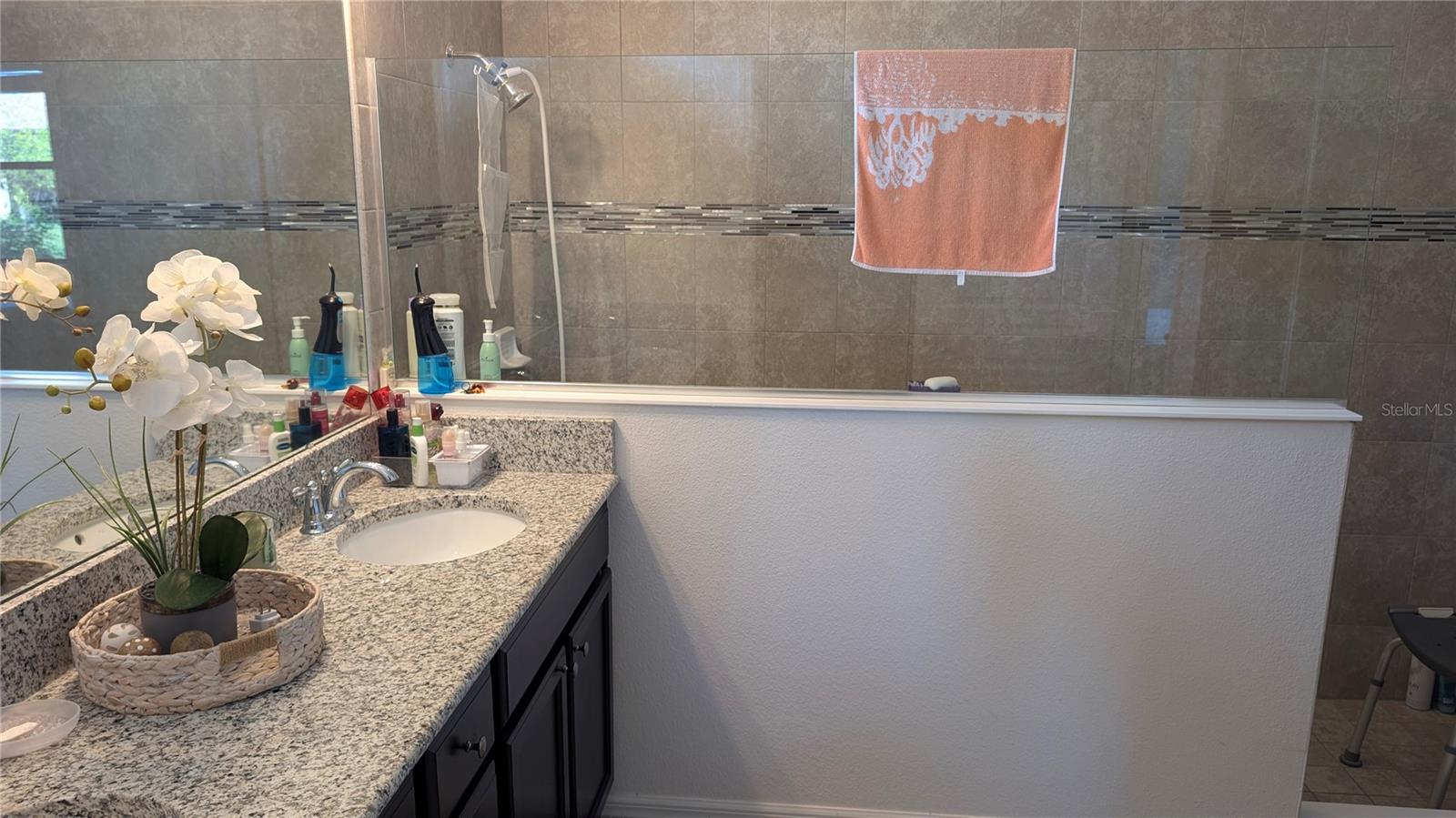 Image 6 of 12 For 960 Vicenza Street