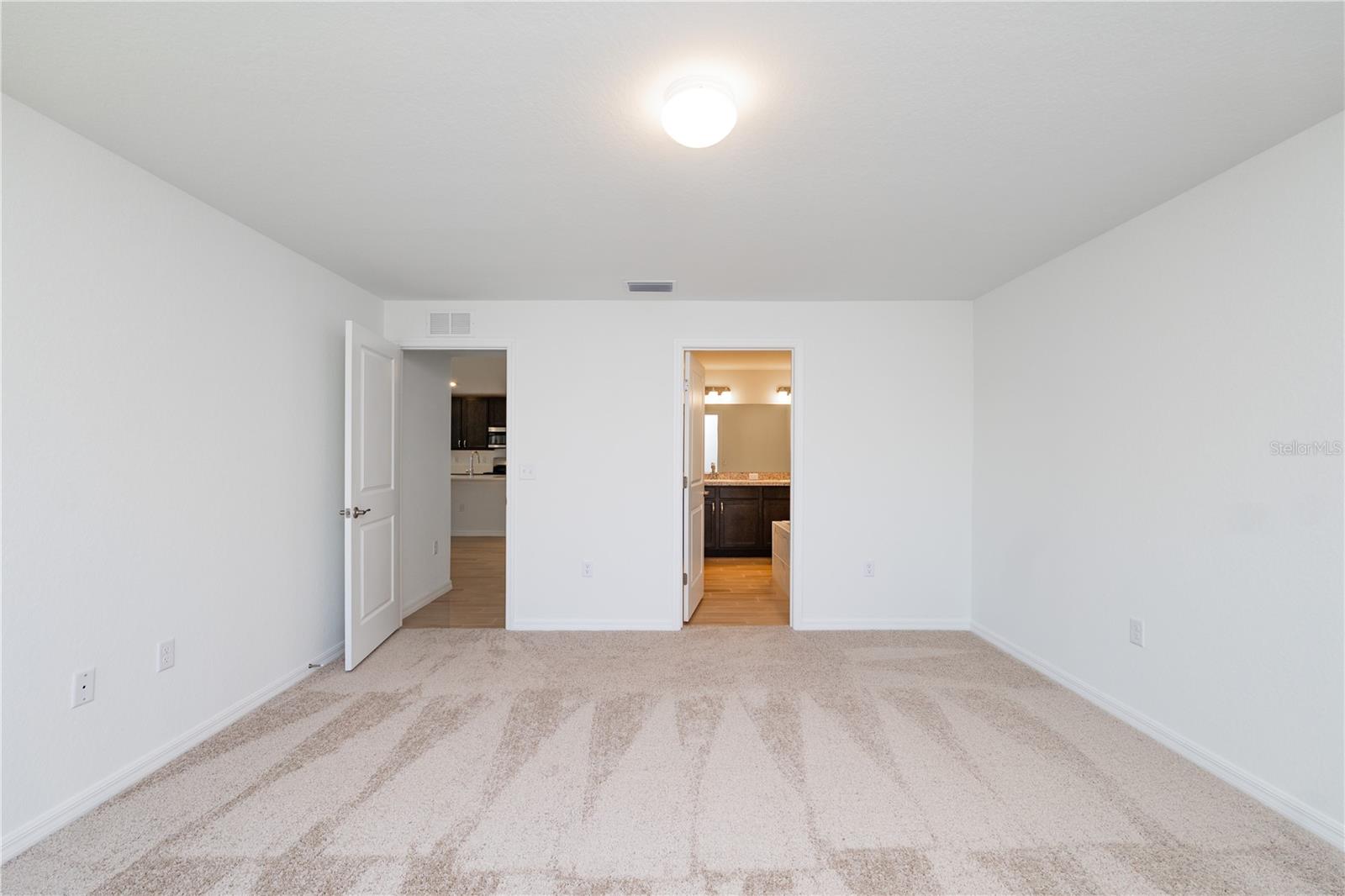 Image 13 of 29 For 446 Brady Street