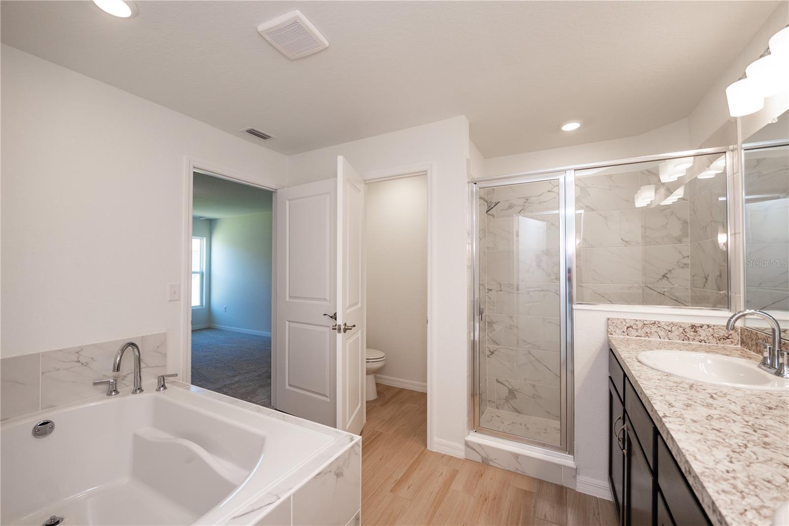 Image 18 of 29 For 446 Brady Street