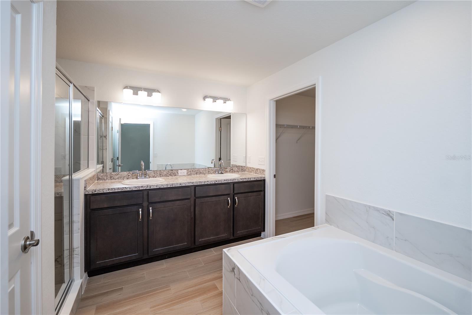 Image 20 of 29 For 446 Brady Street