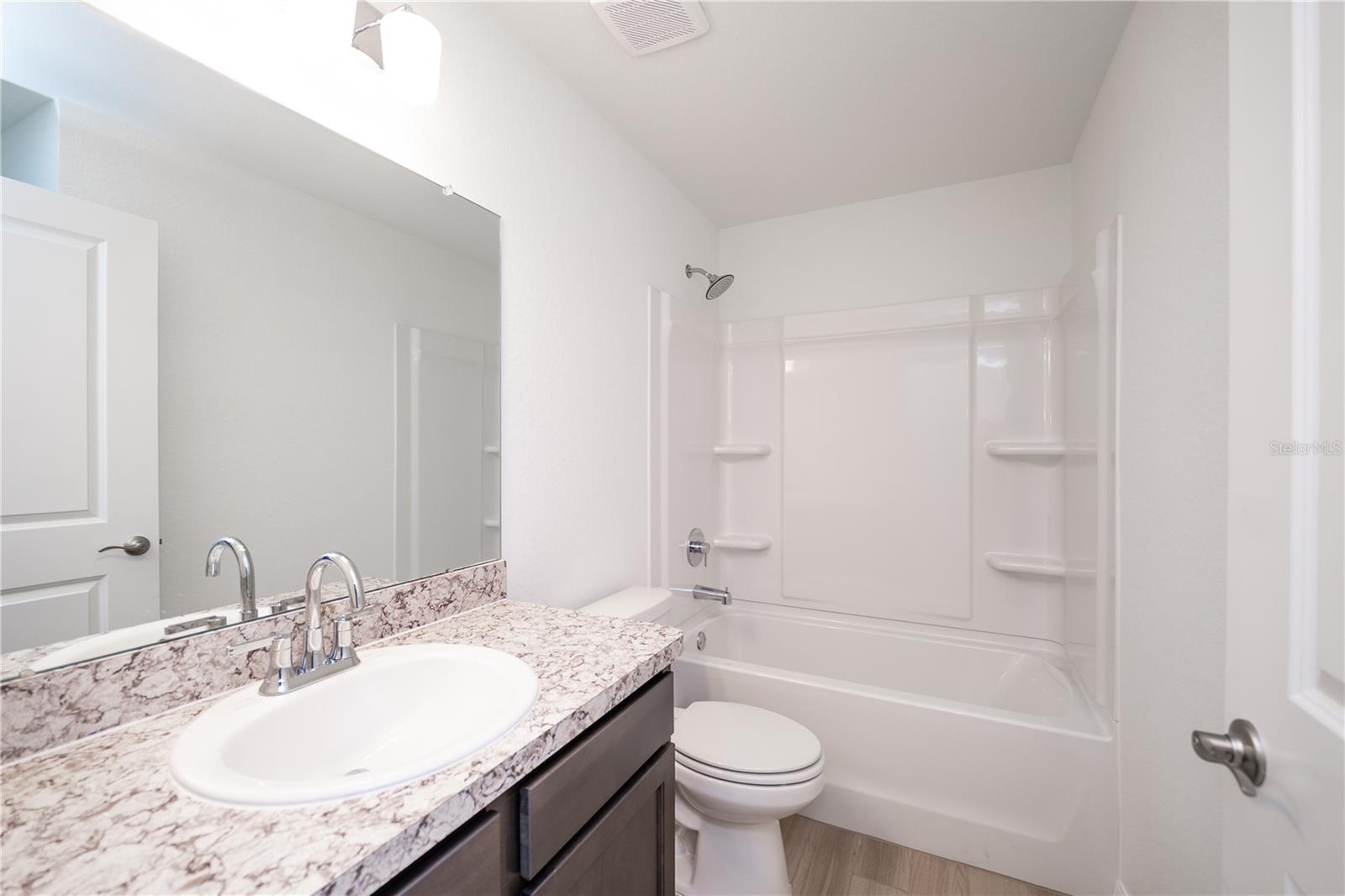 Image 21 of 29 For 446 Brady Street