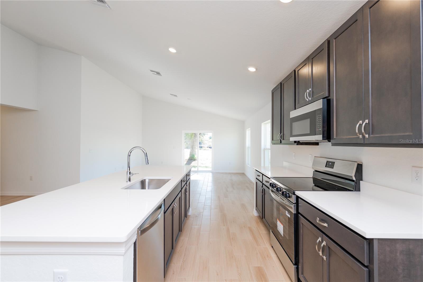 Image 8 of 29 For 446 Brady Street