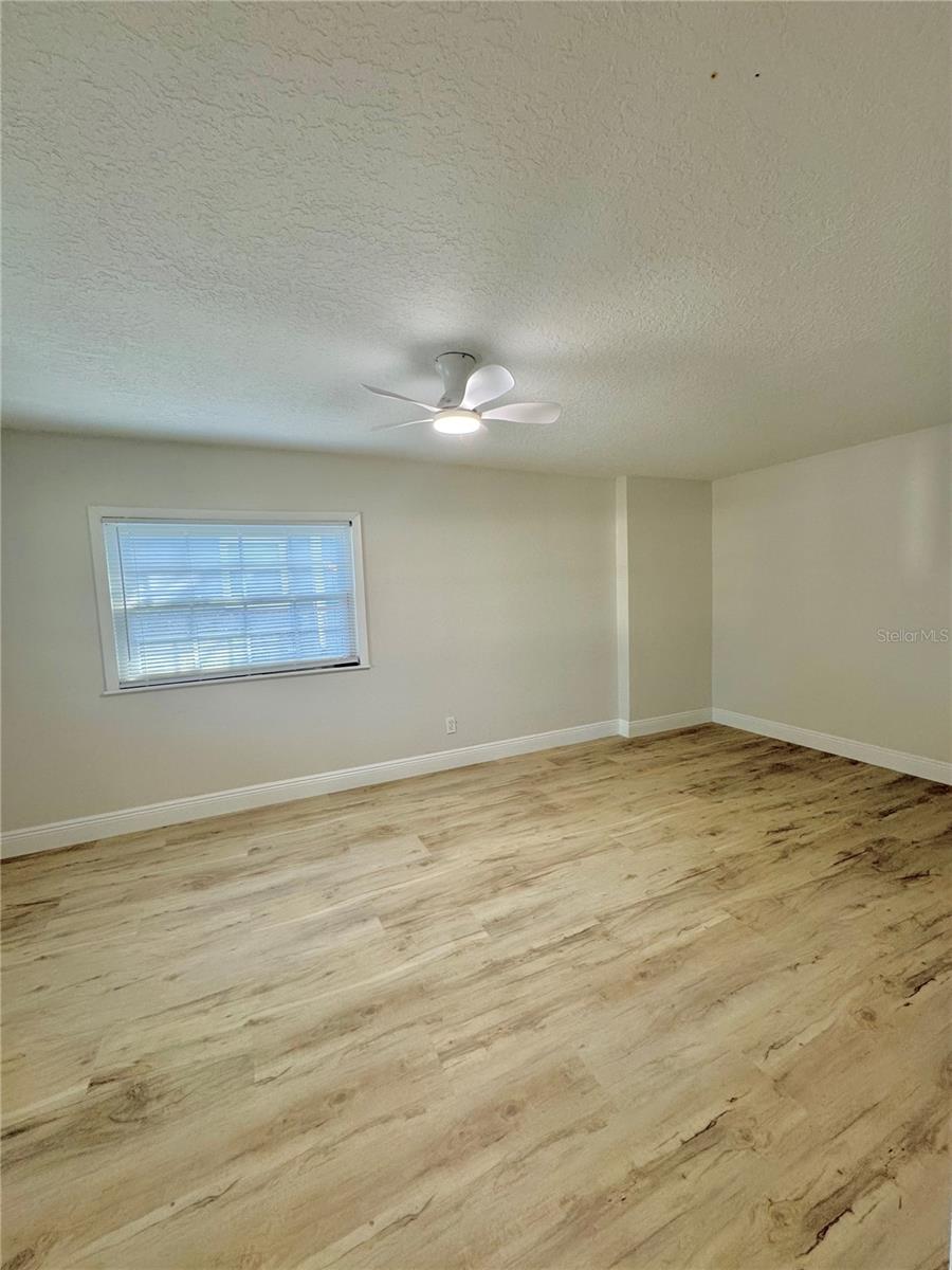 Image 20 of 31 For 2336 Nansen Avenue