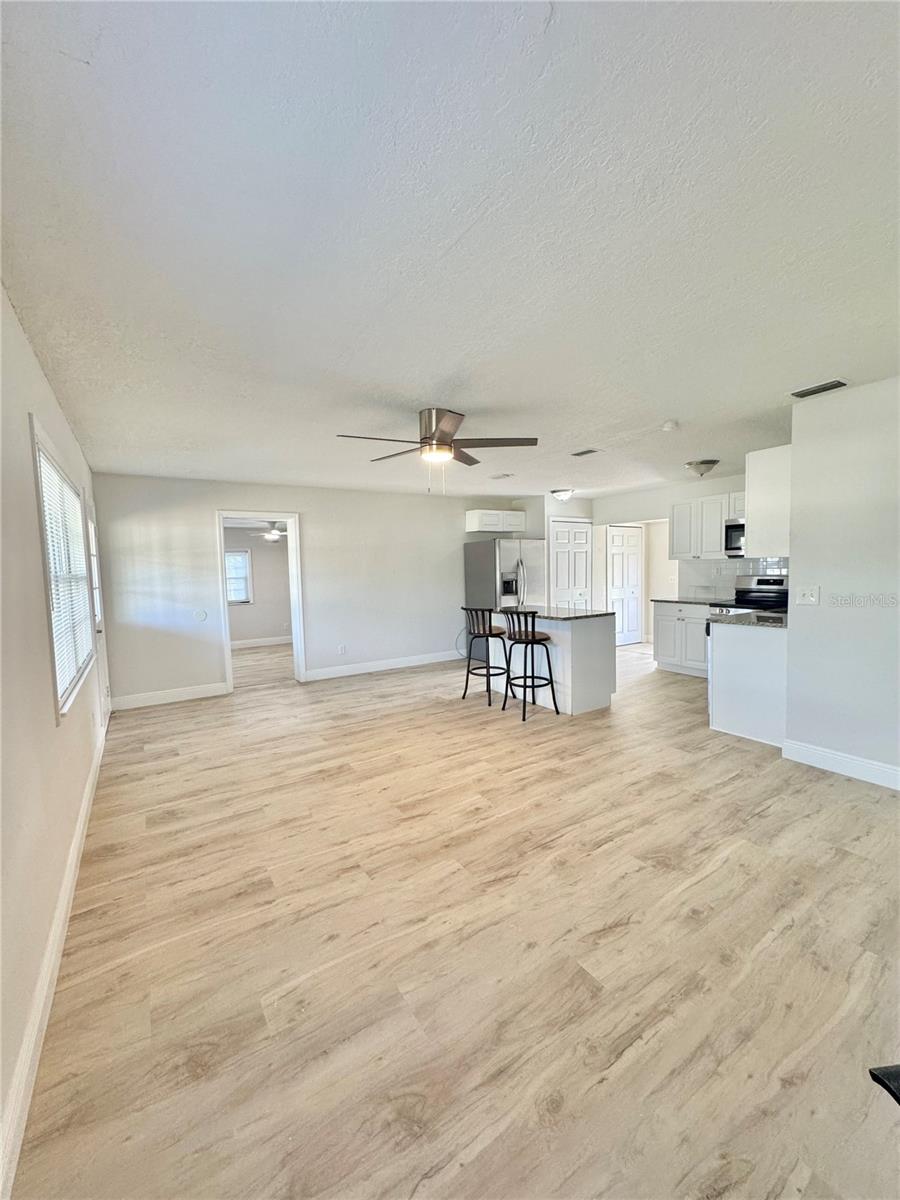 Image 6 of 31 For 2336 Nansen Avenue