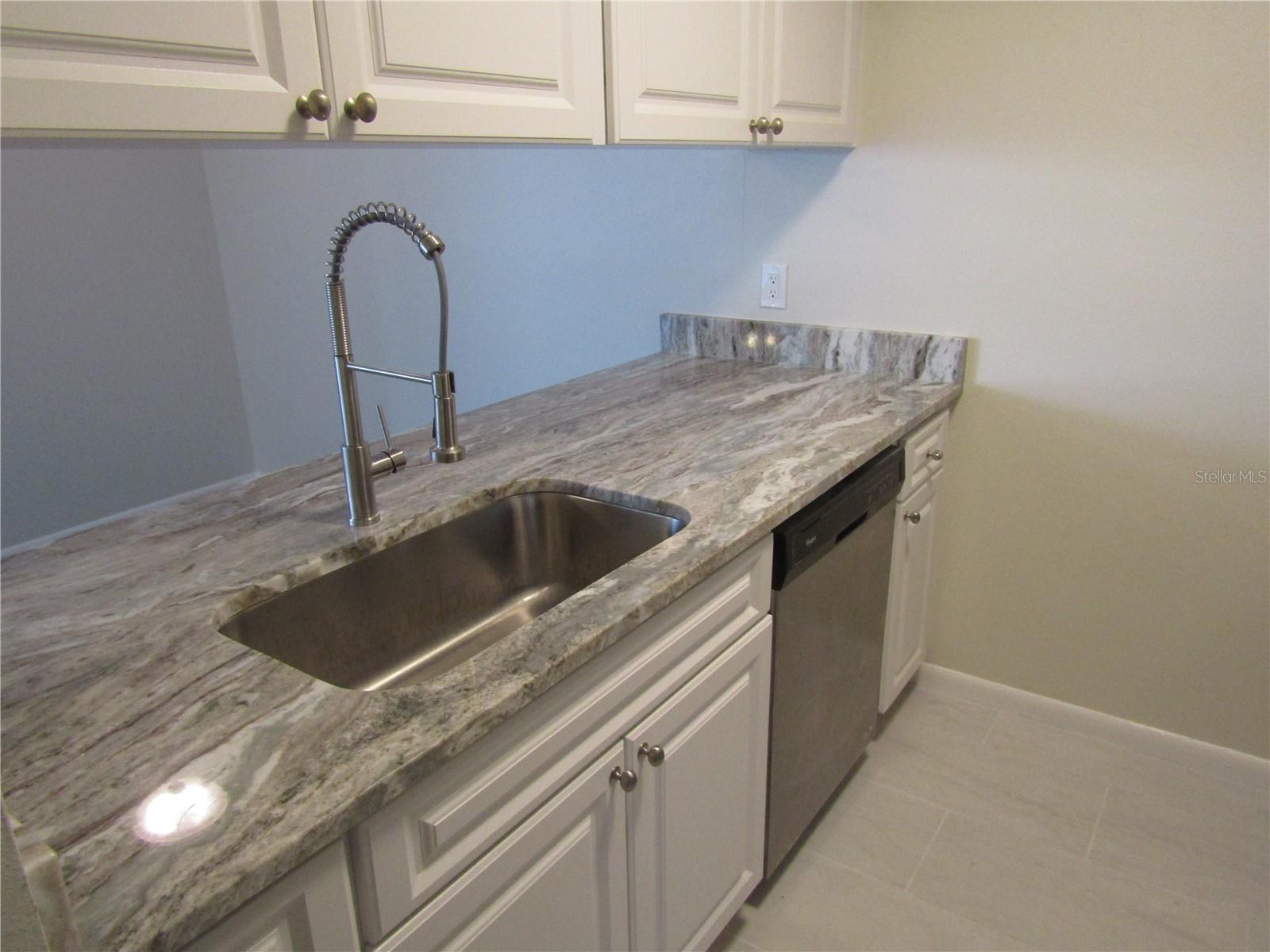 Image 8 of 19 For 3102 Horatio Street 12