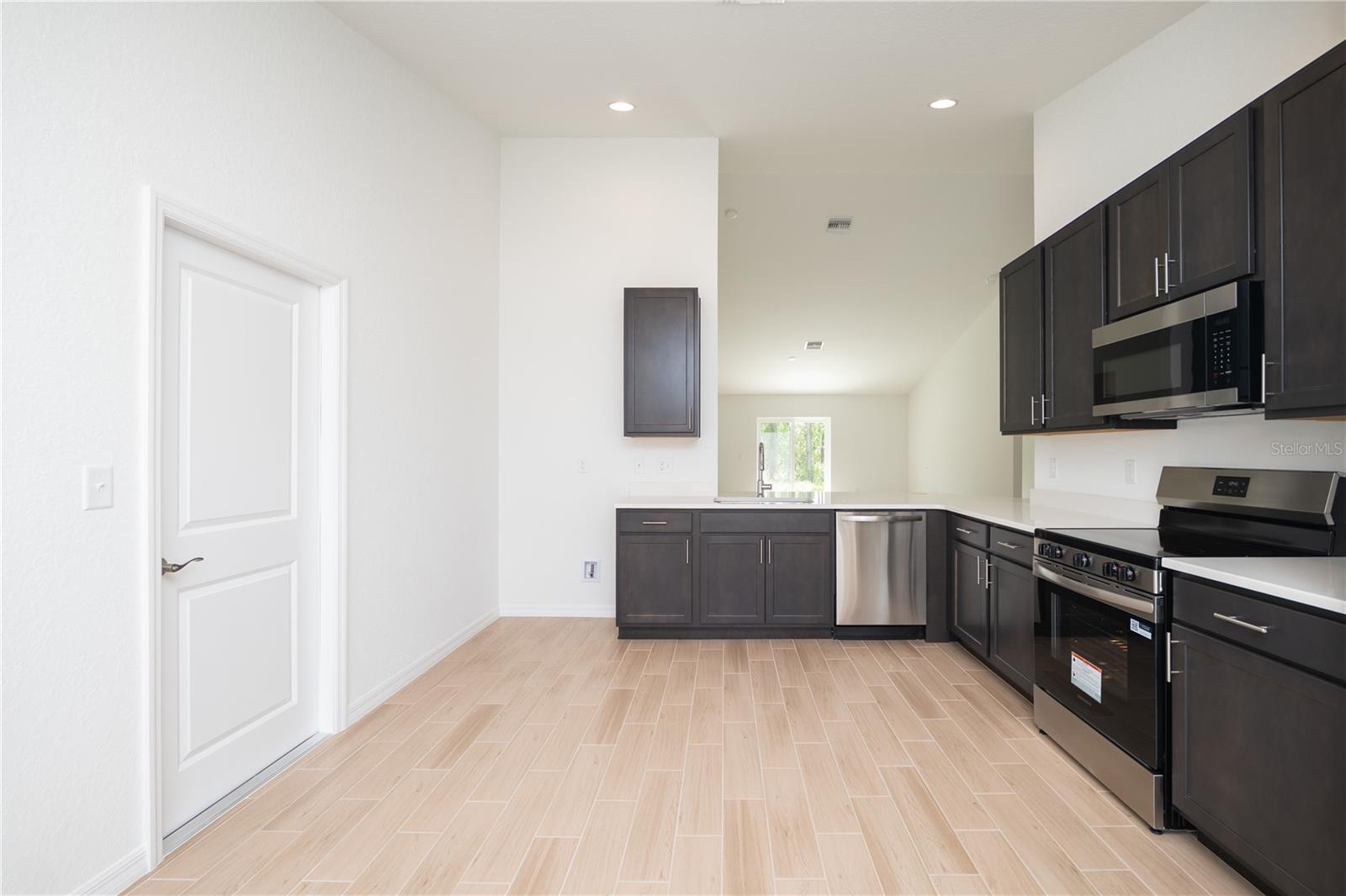 Image 3 of 21 For 4613 Boston Street