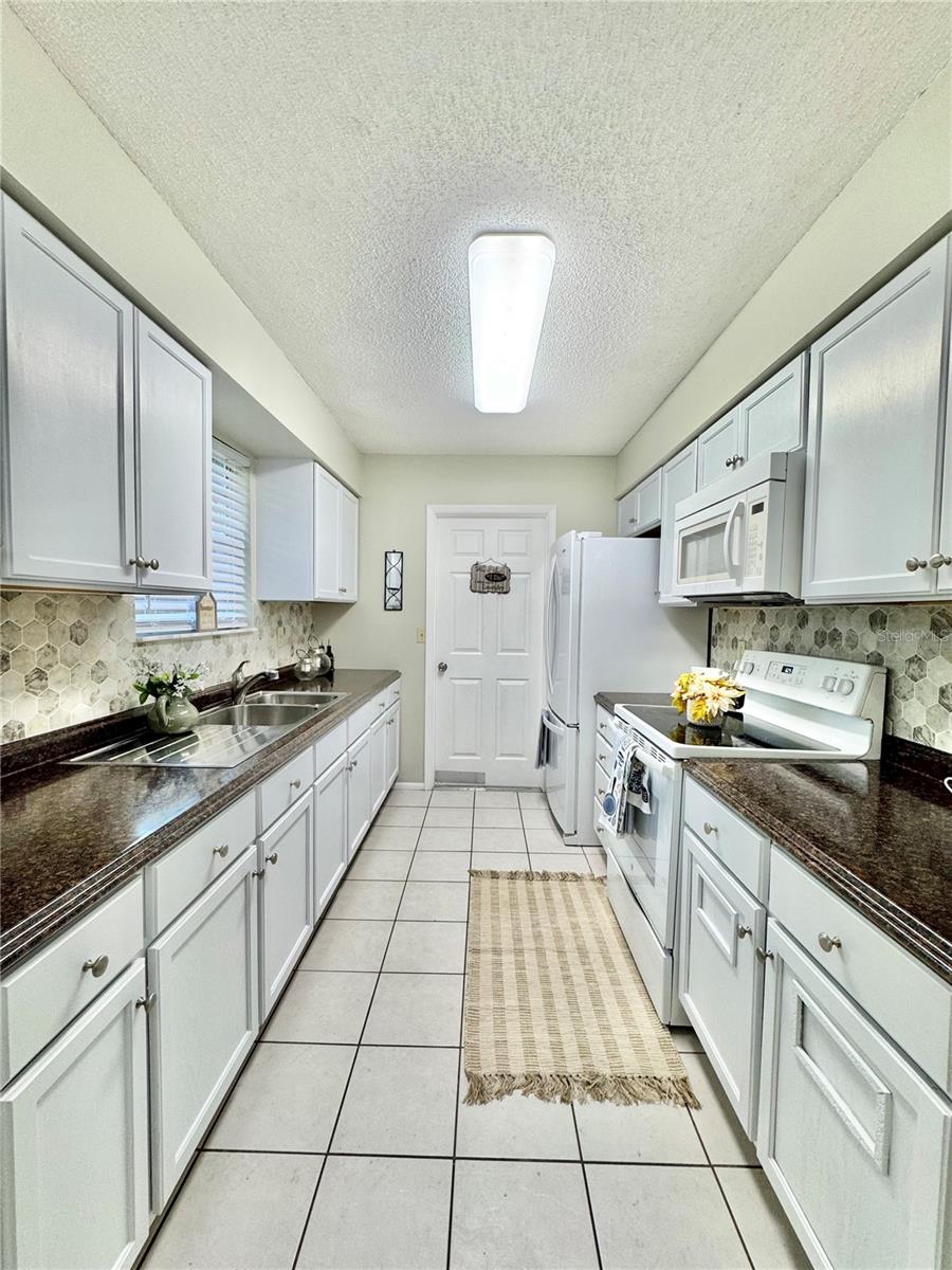 Image 6 of 22 For 11820 Par Terrace