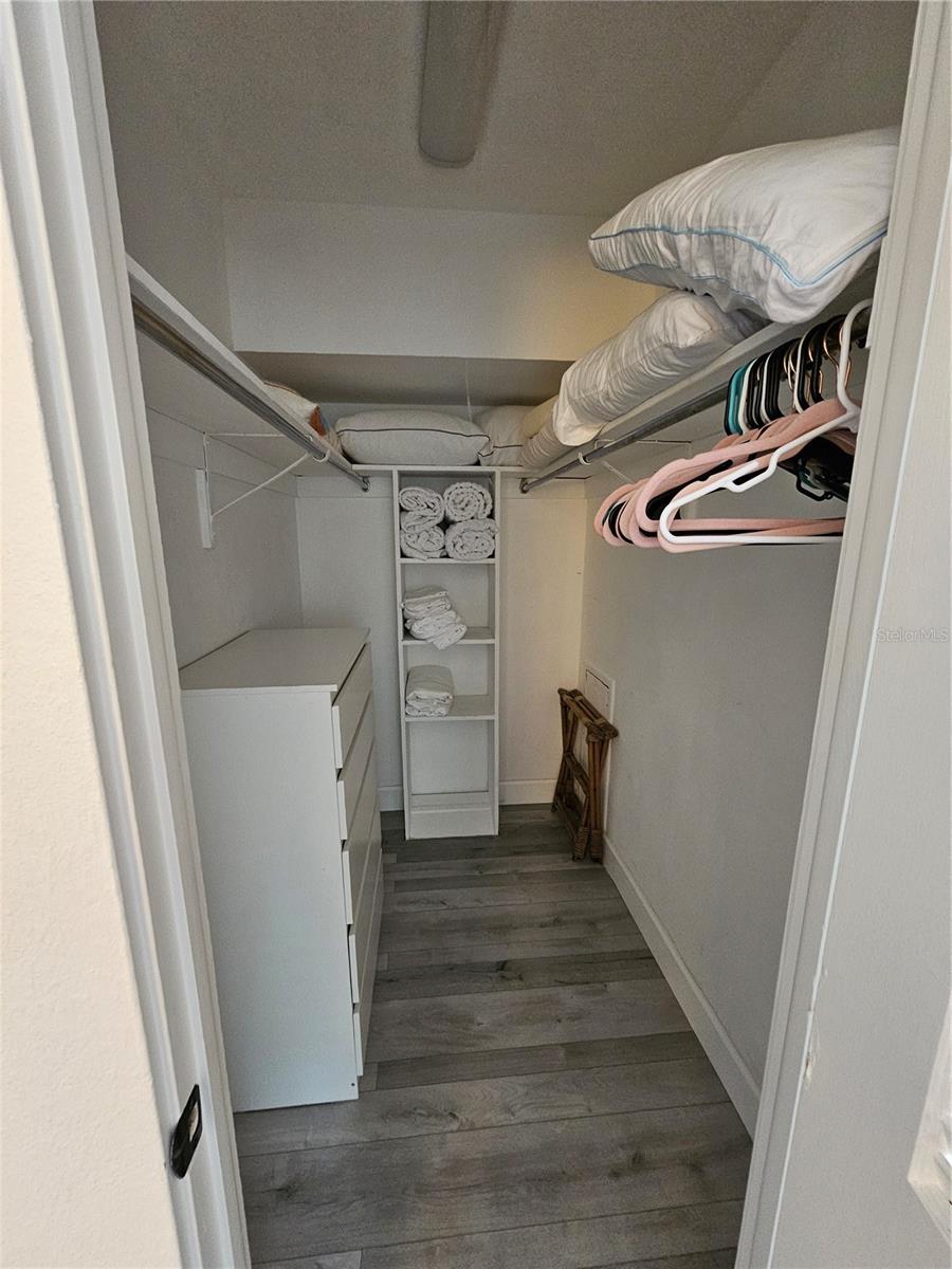Image 10 of 24 For 6442 Colonial Drive