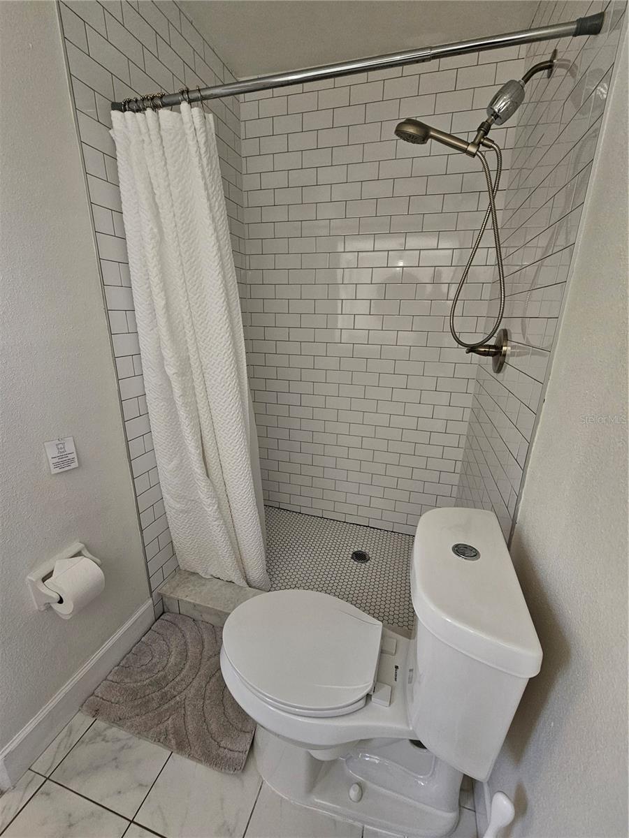 Image 13 of 24 For 6442 Colonial Drive