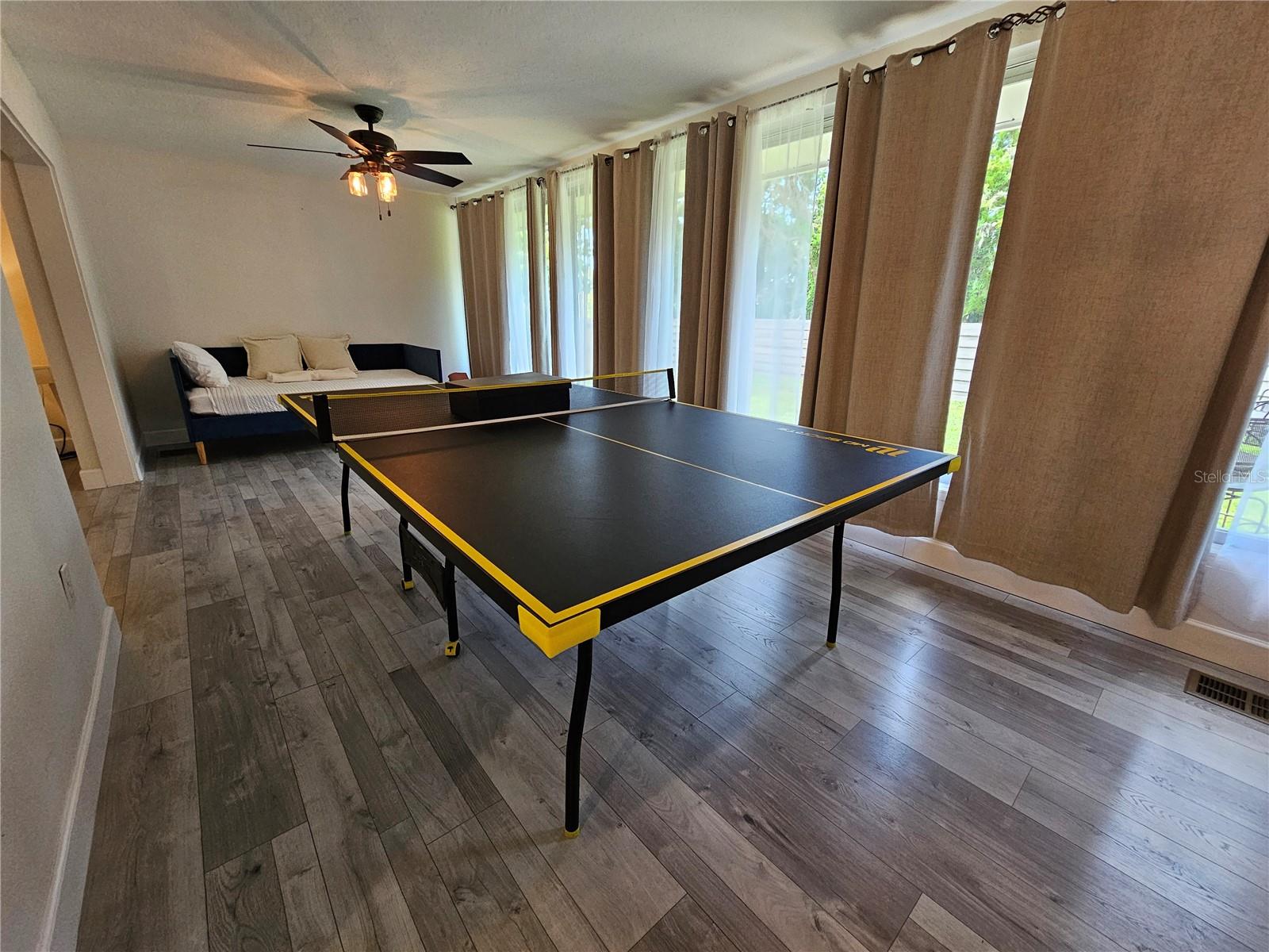 Image 4 of 24 For 6442 Colonial Drive