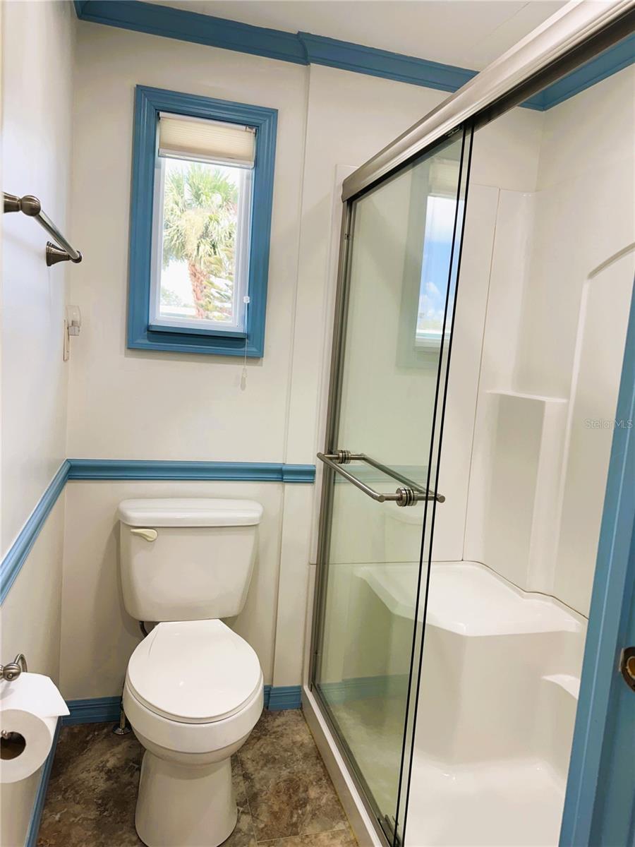 Image 33 of 44 For 518 Hawthorne Boulevard