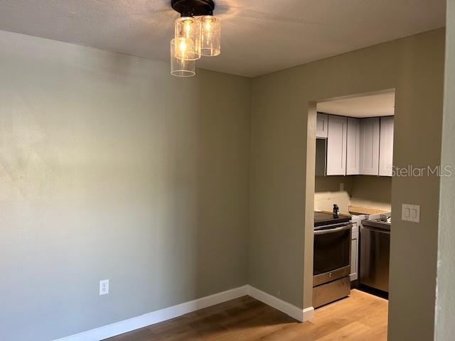 Image 5 of 6 For 948 Lake Destiny Road H