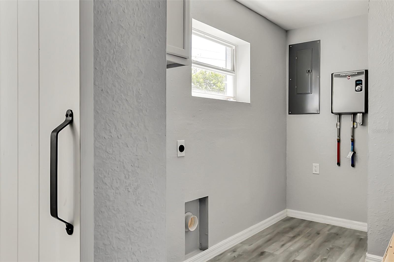 Image 7 of 15 For 801 4th Street