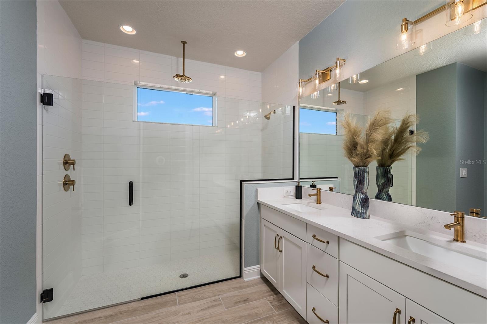 Image 11 of 20 For 204 Vistera Boulevard