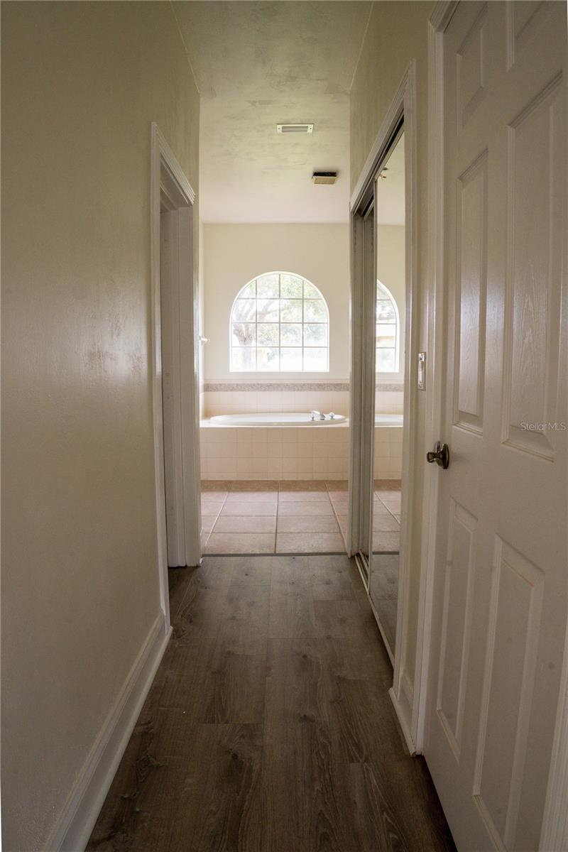 Image 8 of 21 For 6063 Sabal Hammock Circle