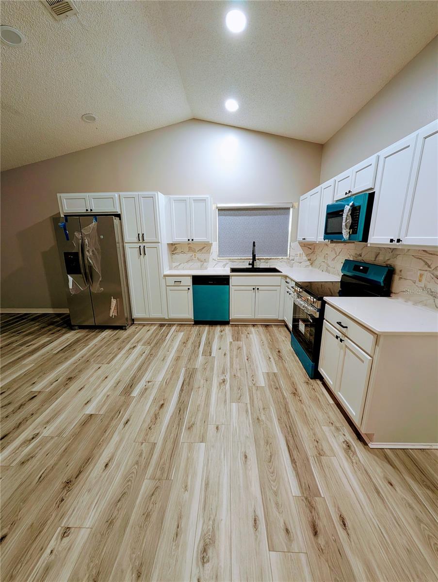 Image 4 of 14 For 12137 Romero Street
