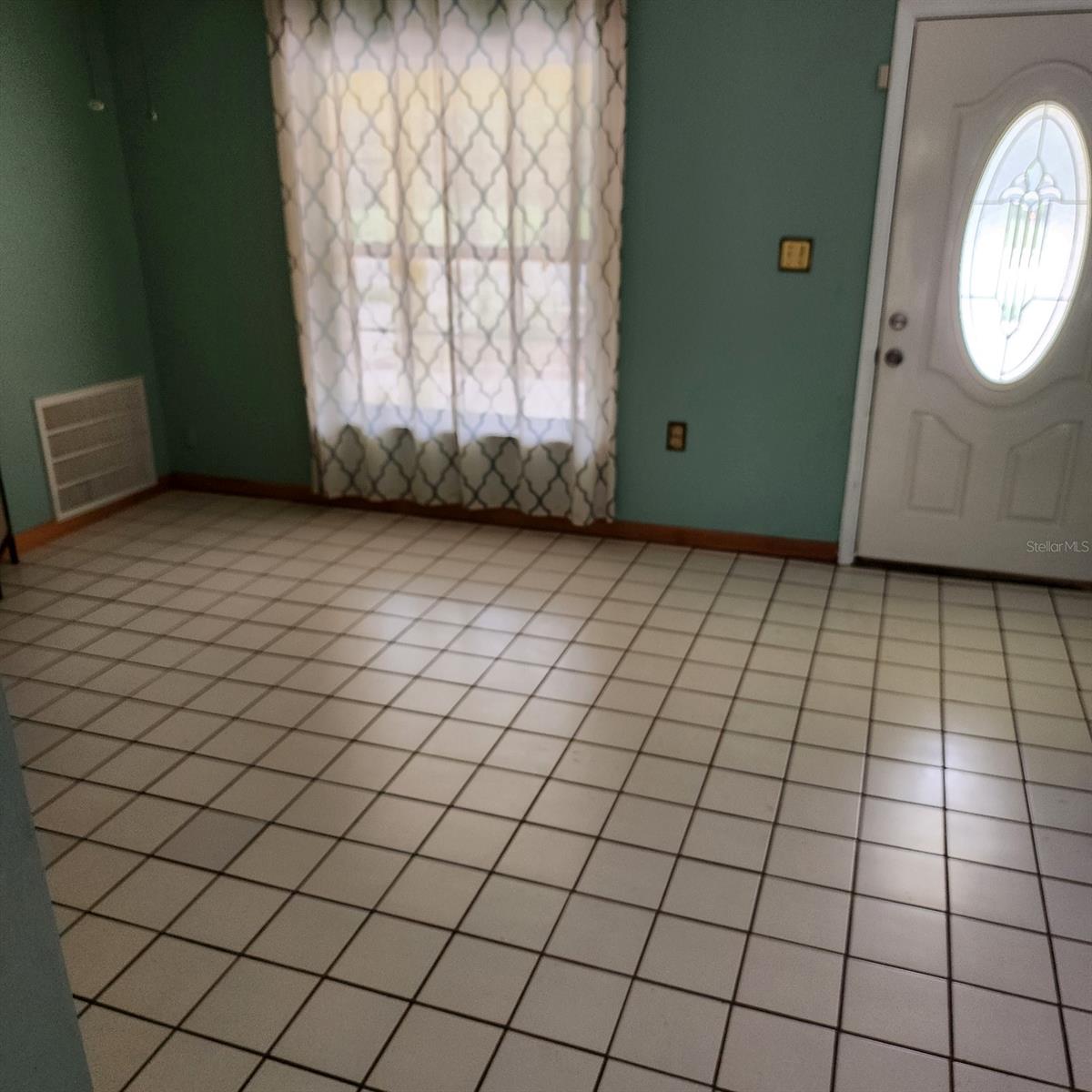 Image 6 of 20 For 720 Baywood Circle