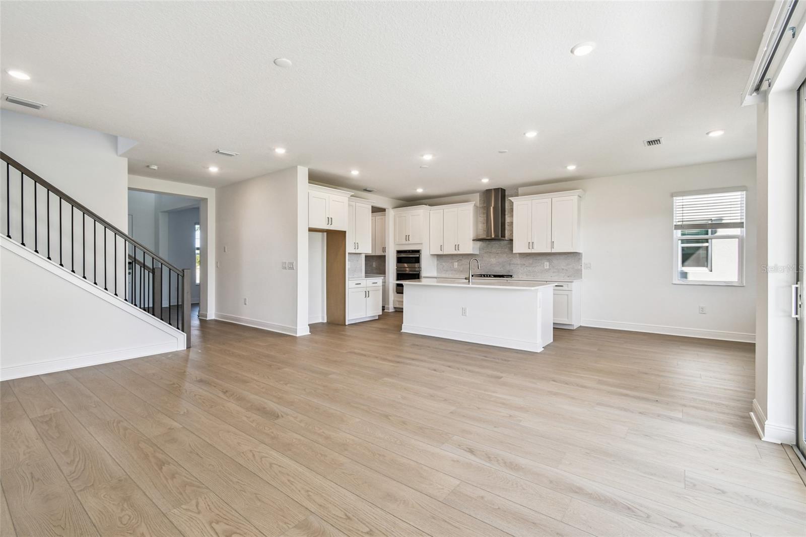 Image 7 of 33 For 7564 Nighthawk Drive