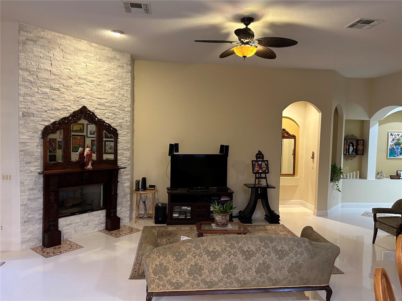 Image 12 of 49 For 856 Timber Isle Drive