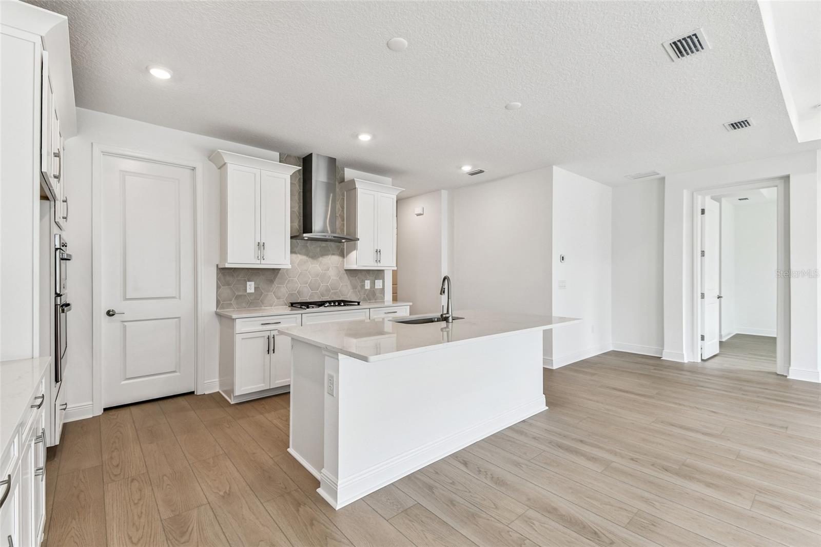 Image 4 of 32 For 7575 Seahawk Avenue