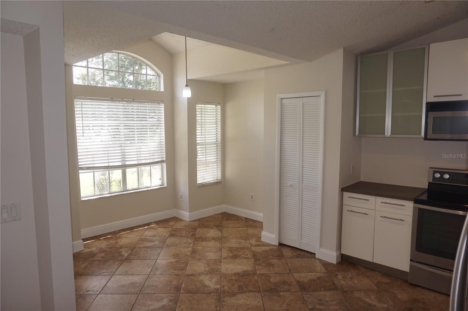 Image 6 of 17 For 14500 Fox Haven Boulevard