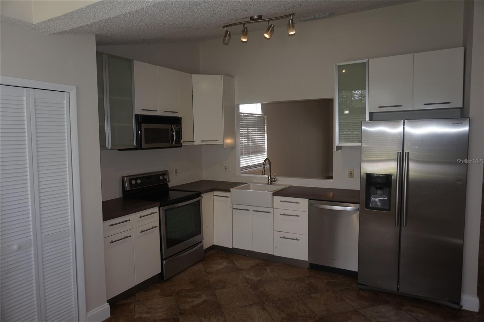 Image 8 of 17 For 14500 Fox Haven Boulevard