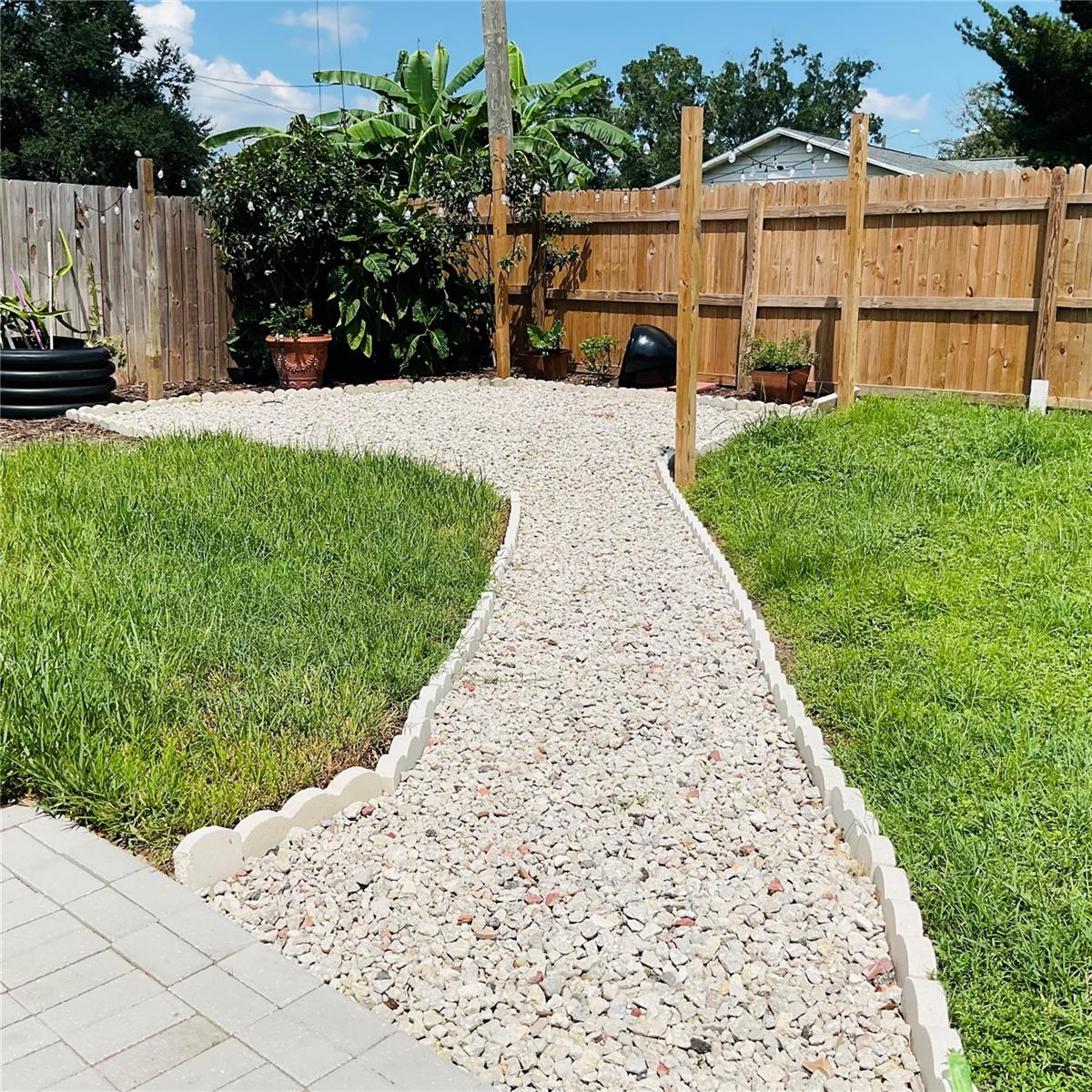 Image 11 of 75 For 515 5th Street S