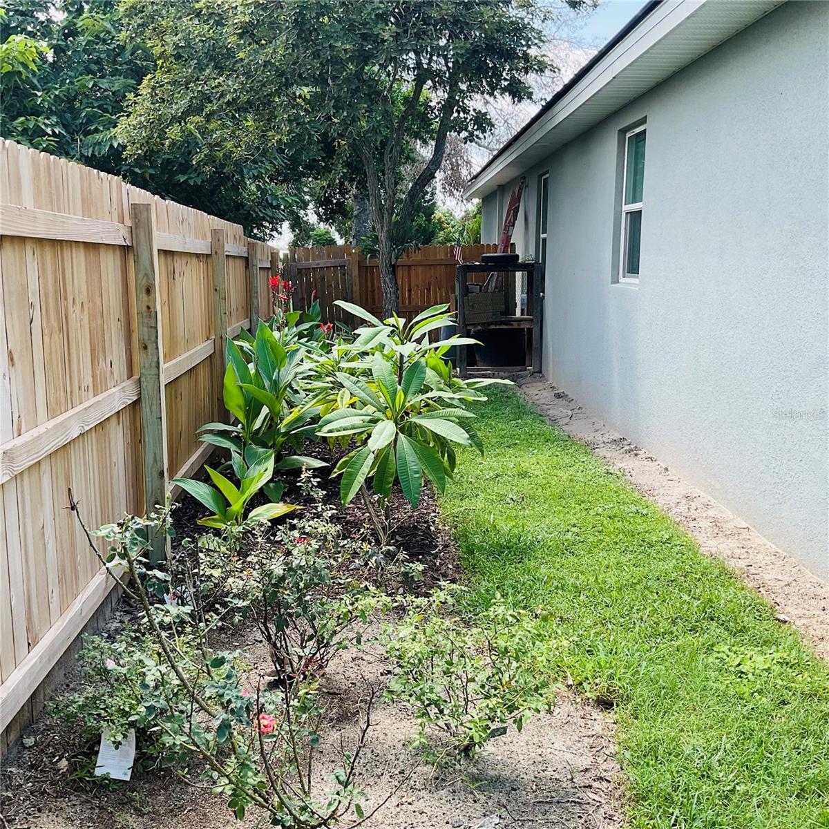 Image 13 of 75 For 515 5th Street S