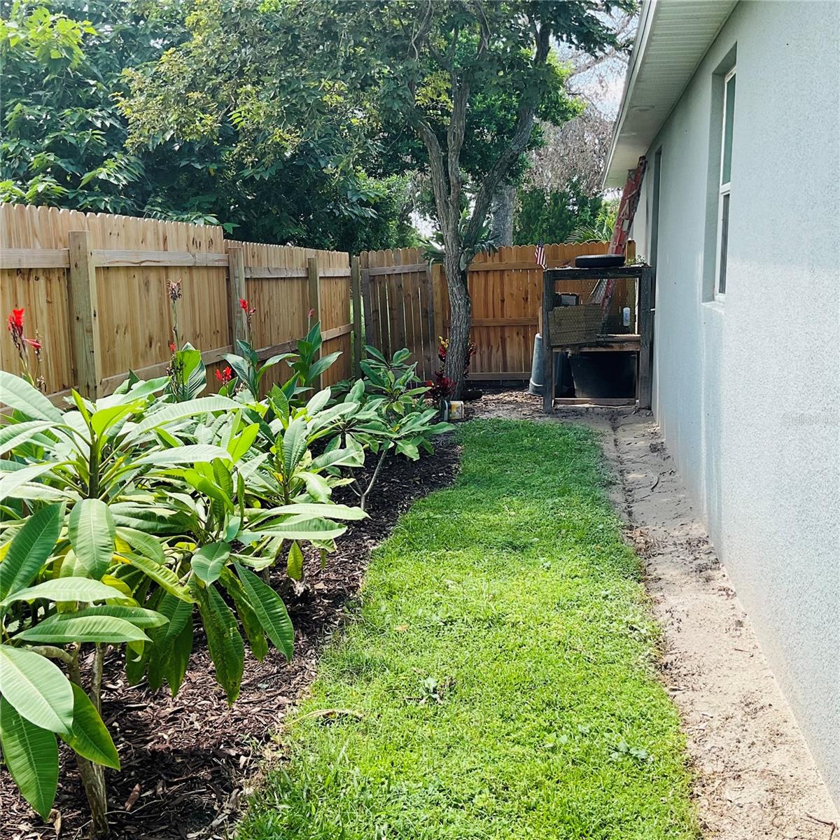 Image 14 of 75 For 515 5th Street S