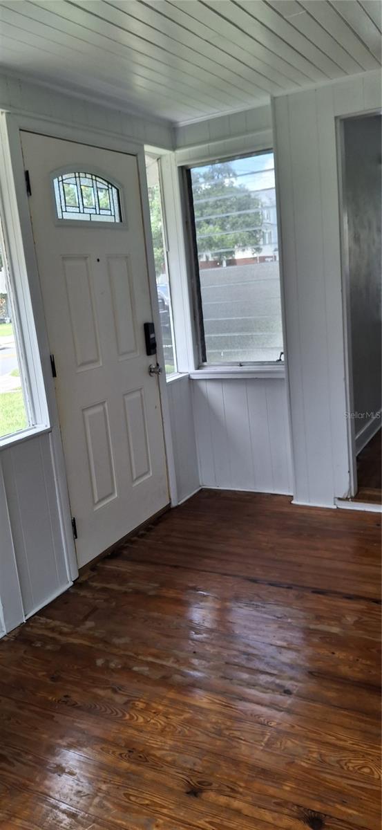 Image 11 of 17 For 510 Ingraham Avenue