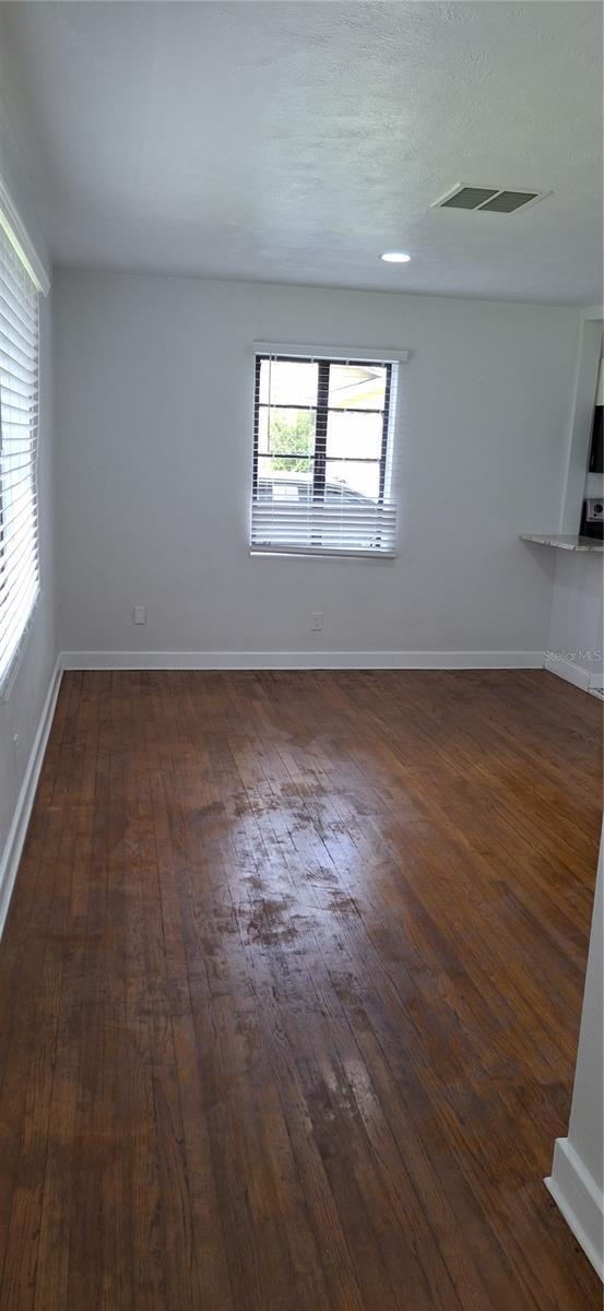 Image 7 of 17 For 510 Ingraham Avenue