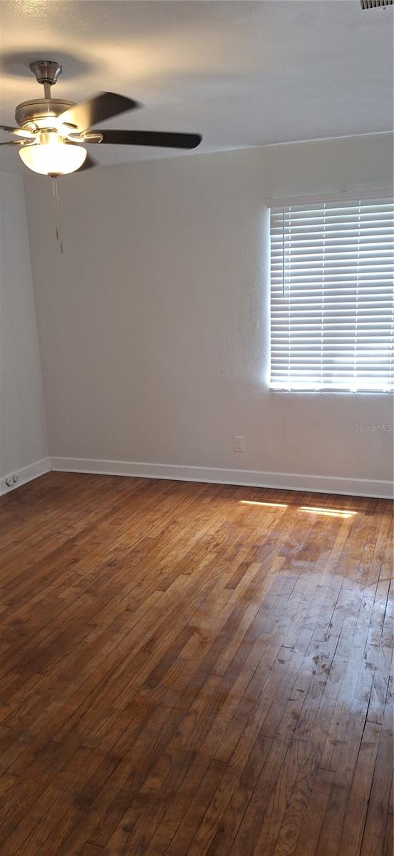 Image 9 of 17 For 510 Ingraham Avenue