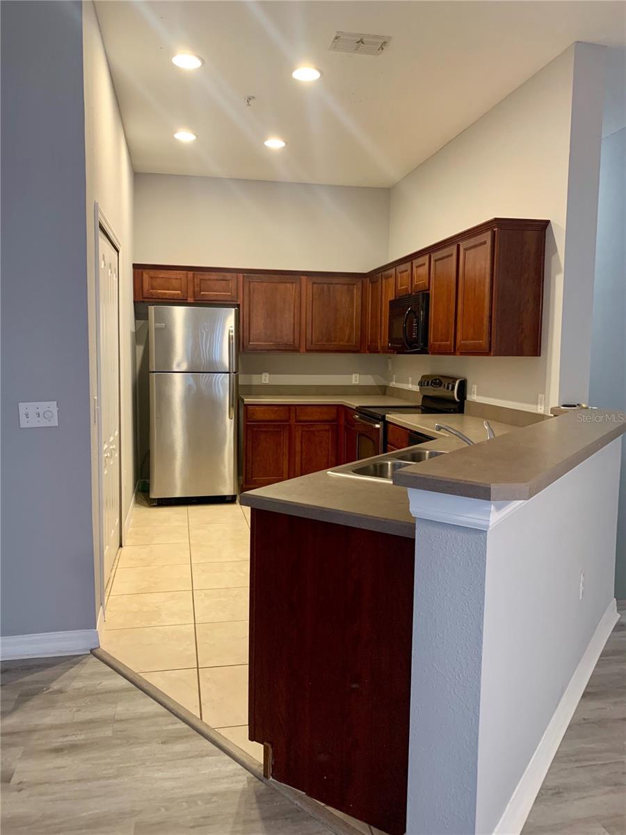 Image 6 of 16 For 7131 Harmony Square Drive S 3