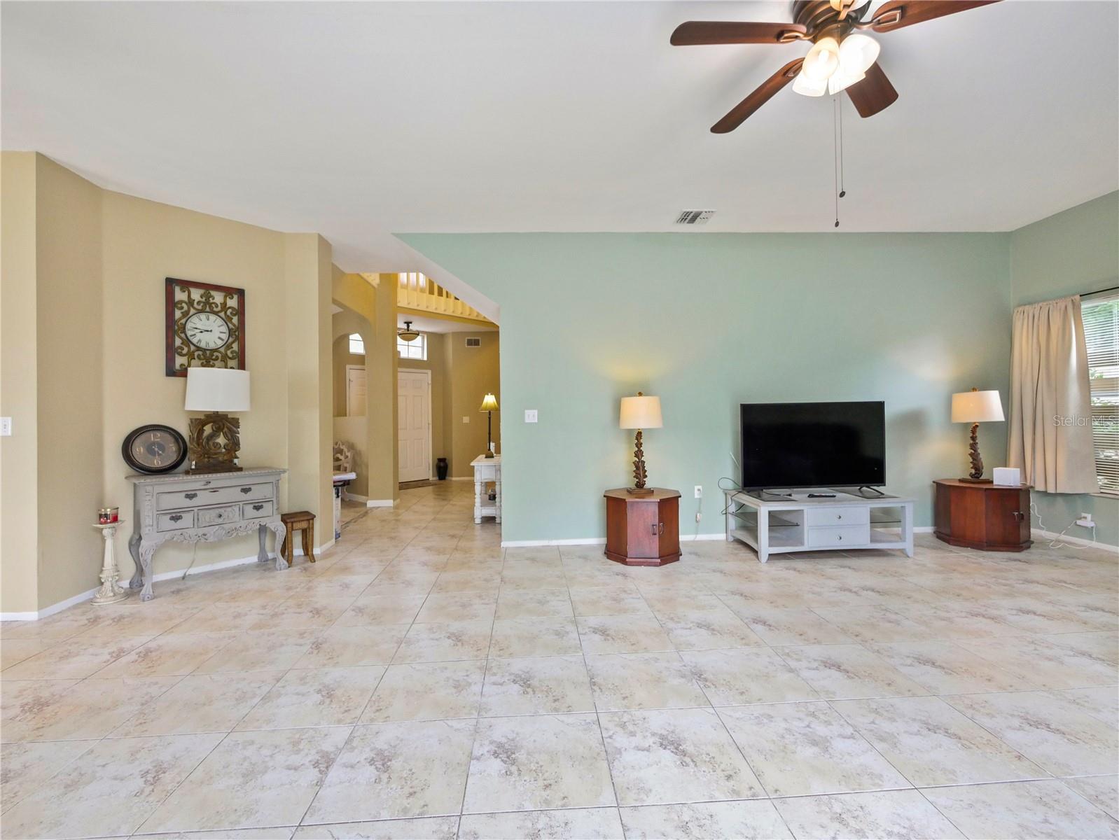 Image 12 of 36 For 1227 Foxforrest Circle