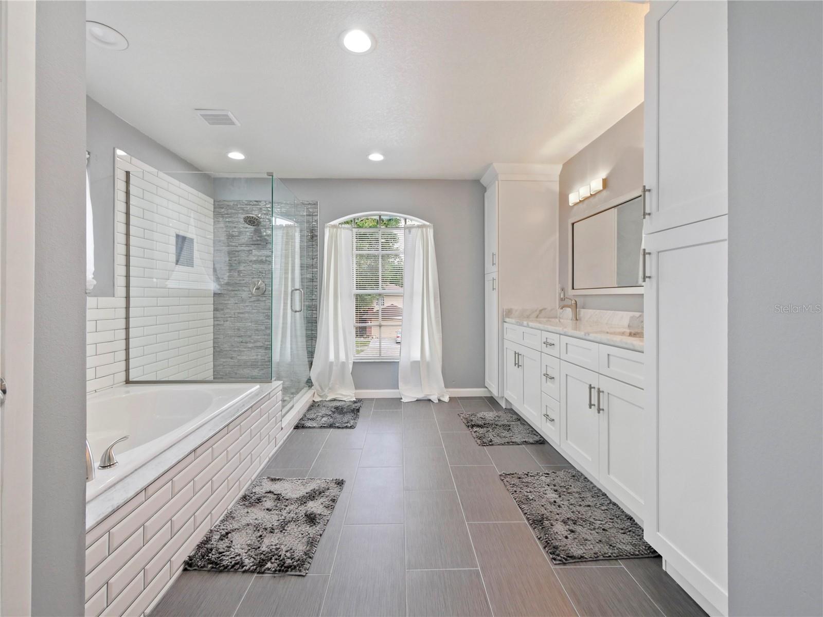 Image 21 of 36 For 1227 Foxforrest Circle