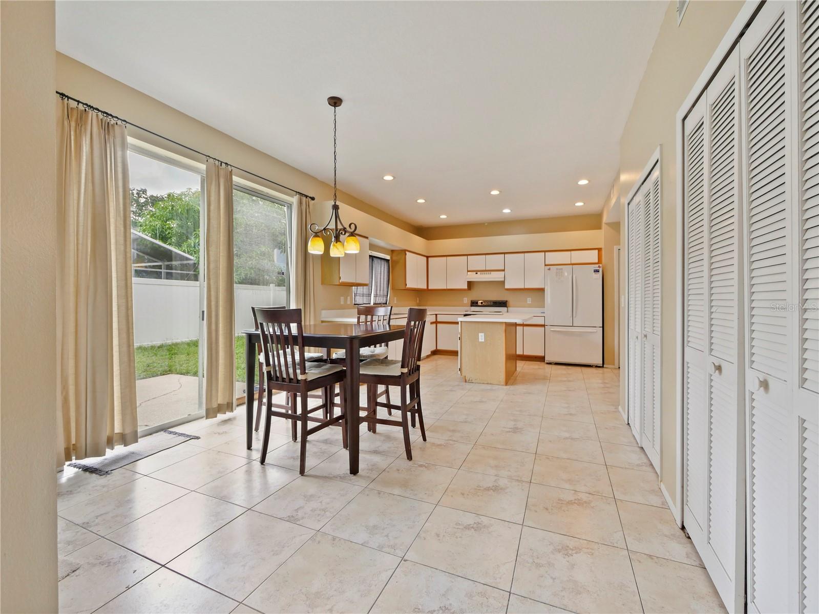 Image 9 of 36 For 1227 Foxforrest Circle