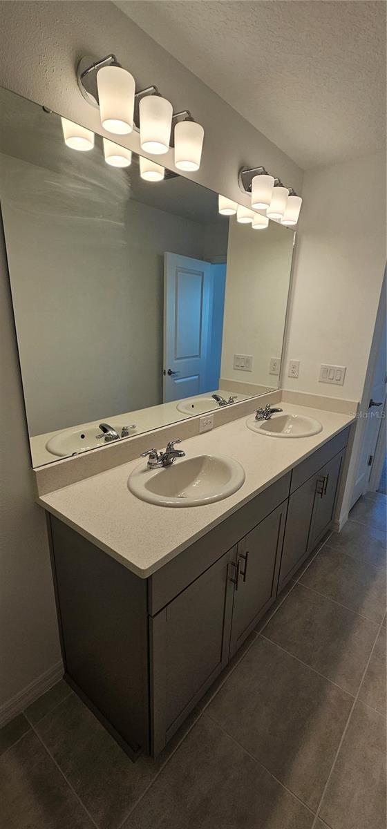 Image 13 of 29 For 8581 Daybreak Street