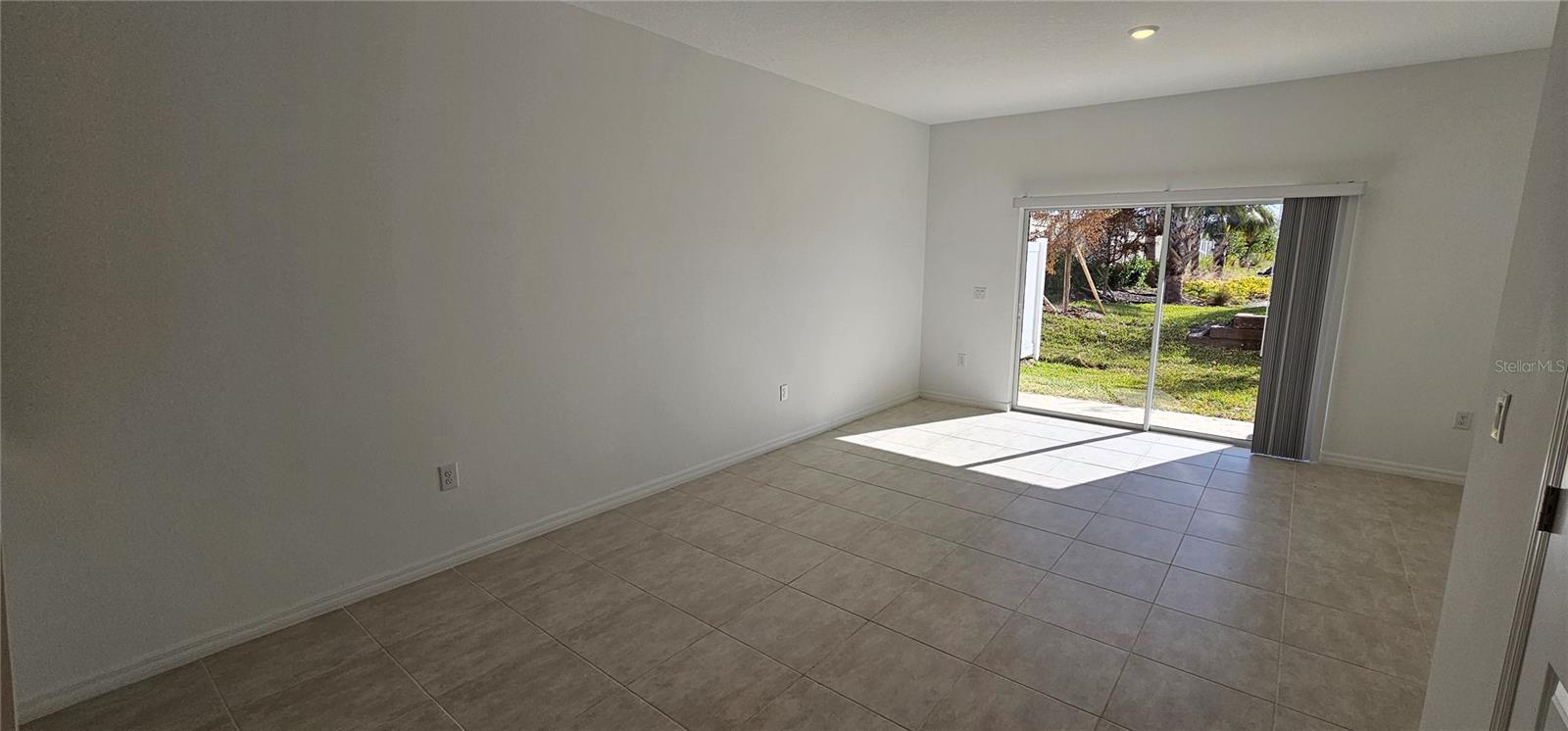 Image 6 of 29 For 8581 Daybreak Street