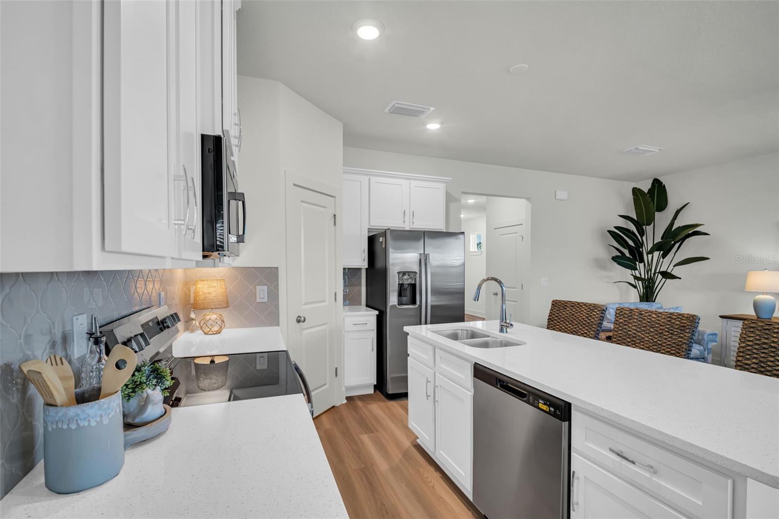 Image 21 of 43 For 14024 Emerald Fields Drive