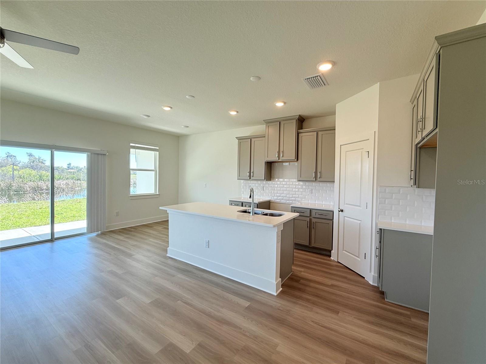 Image 5 of 43 For 14024 Emerald Fields Drive