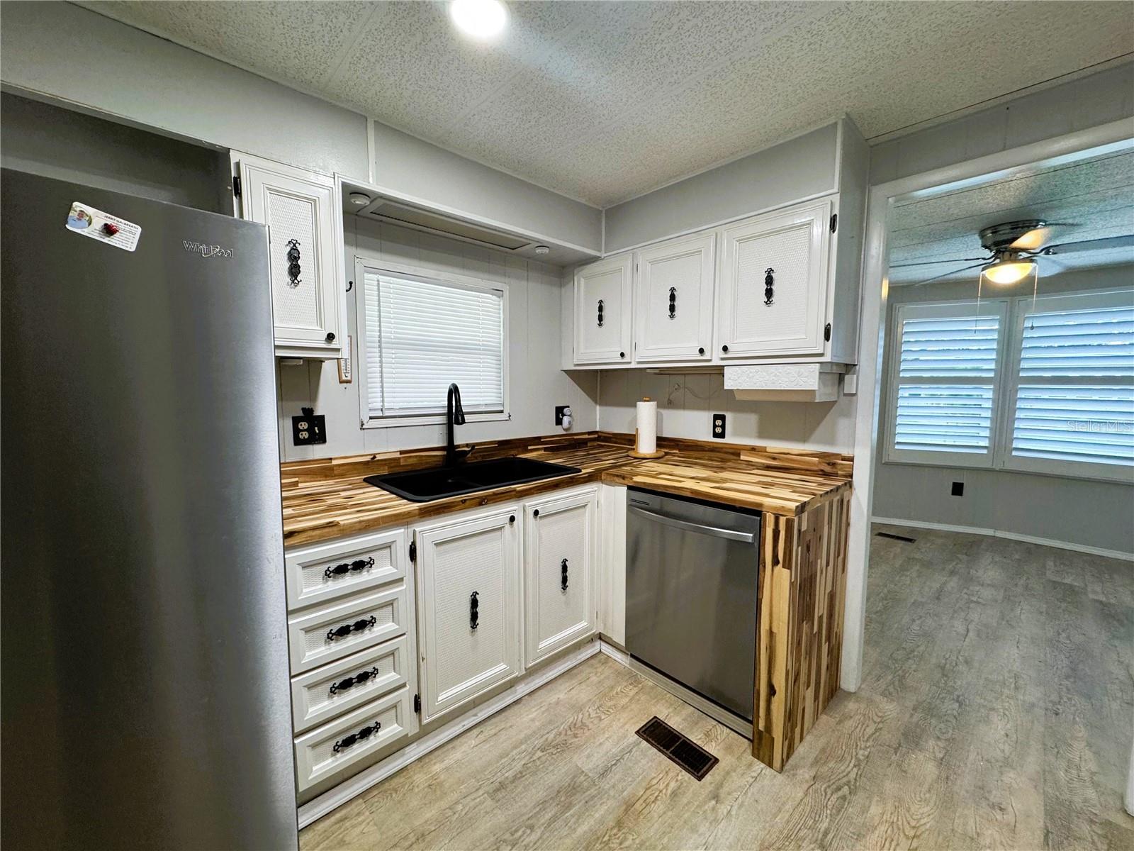 Image 18 of 46 For 105 Temple Cove W