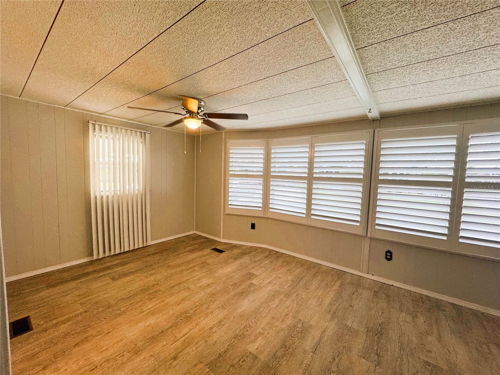 Image 22 of 46 For 105 Temple Cove W