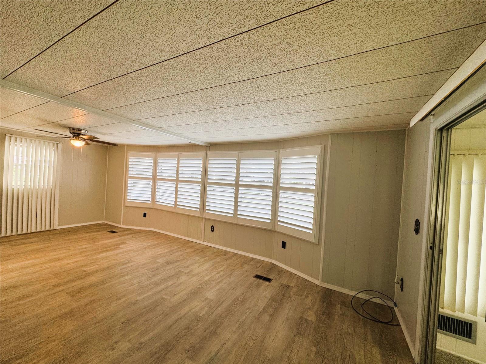 Image 24 of 46 For 105 Temple Cove W