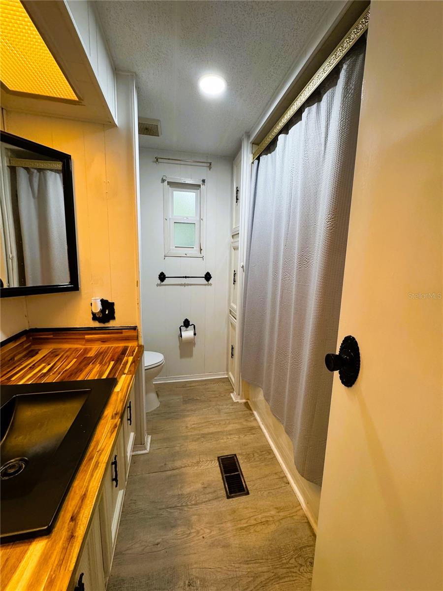 Image 34 of 46 For 105 Temple Cove W